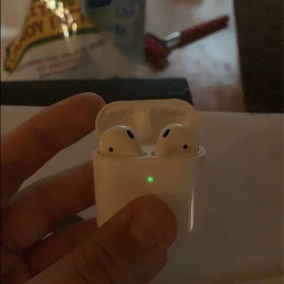 AirPods